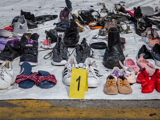 Vật dụng của các nạn nhân vụ tai nạn máy bay được tìm thấy Vật dụng của các nạn nhân vụ tai nạn máy bay được tìm thấy