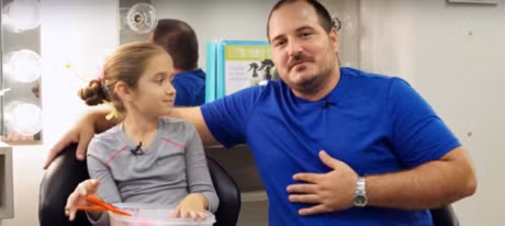 Bo don than danh doi ca the gian chi de lam toc cho con gai yeu - Anh 2