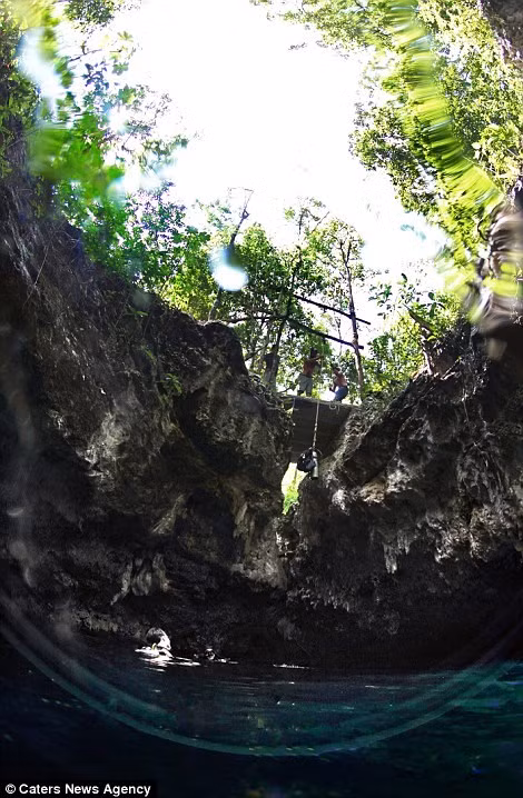 Choáng ngợp vẻ đẹp trong hố tử thần của người Maya - ảnh 1