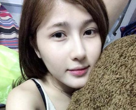Mặt mộc của các mỹ nhân chuyển giới nổi tiếng nhất Việt Nam ảnh 13 Nhìn Trâm Anh, rất khó để có thể nhận ra cô đã phải trải phẫu thuật chuyển giới để có ngoại hình như hiện tại.