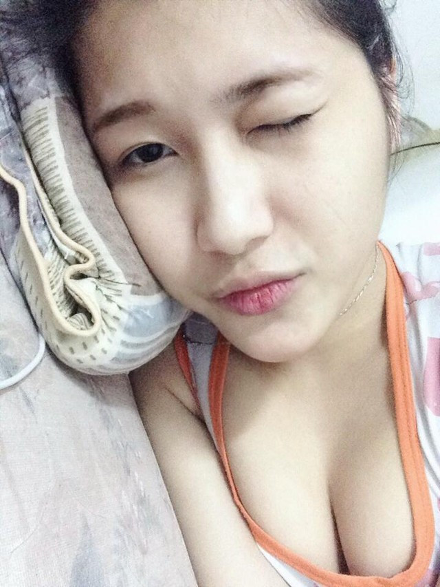 Mặt mộc của các mỹ nhân chuyển giới nổi tiếng nhất Việt Nam ảnh 12 Kể cả trong những bức ảnh để mặt mộc, Trâm Anh vẫn rất xinh xắn và đáng yêu.
