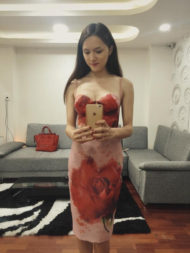 Mặt mộc của các mỹ nhân chuyển giới nổi tiếng nhất Việt Nam ảnh 2 Khi để mặt mộc, dù không được sắc nét và tươi tắn như khi trang điểm nhưng gương mặt Hương Giang vẫn được đánh giá cao.