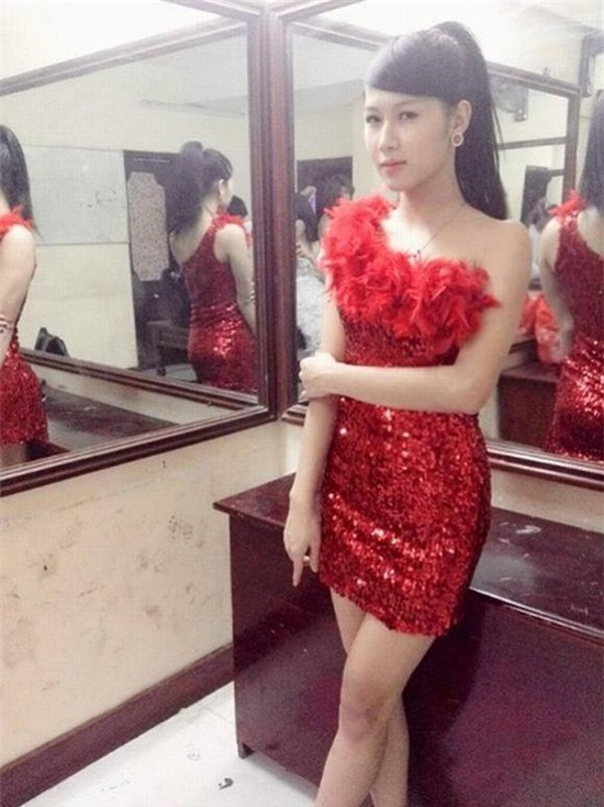 Mặt mộc của các mỹ nhân chuyển giới nổi tiếng nhất Việt Nam ảnh 11 Ngay từ khi xuất hiện, hot girl Trâm Anh đã được đặt lên bàn cân để so sánh với nhan sắc của Hương Giang Idol. Cô nàng sở hữu vẻ đẹp mong manh và rất nữ tính.