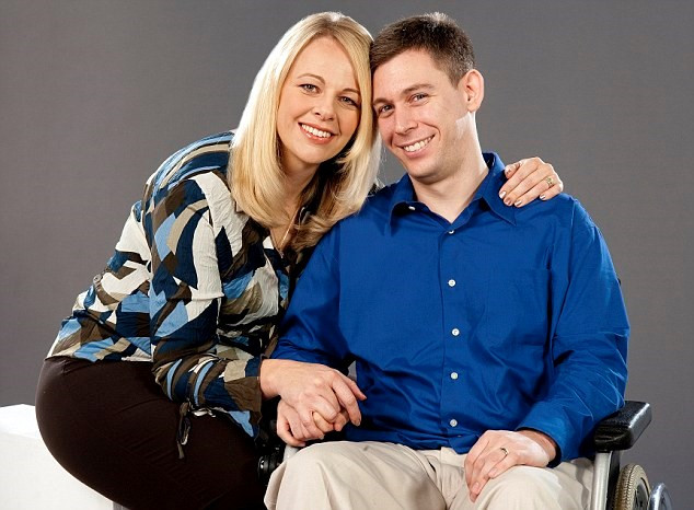 Martin Pistorius và vợ cưới năm 2009 Martin Pistorius và vợ cưới năm 2009
