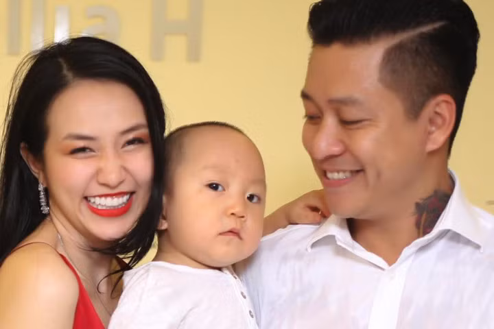 Vợ mới sinh con thứ 2, Tuấn Hưng kêu gọi "500 anh em" làm từ thiện