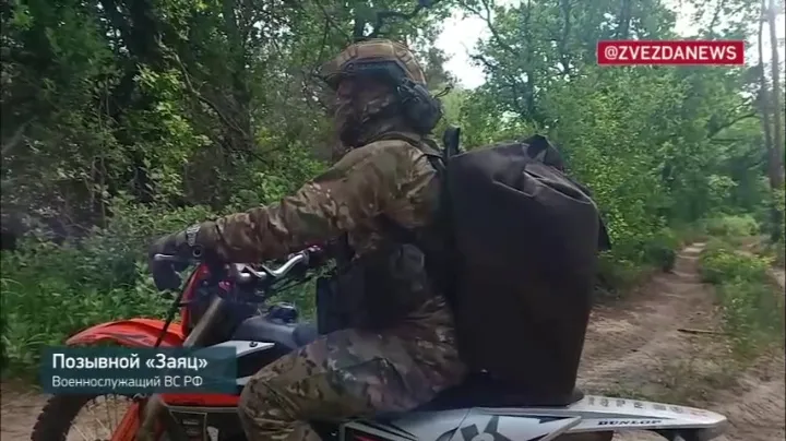Video cách lính dù chuyển nhu yếu phẩm ra tiền tuyến ở Chasov Yar