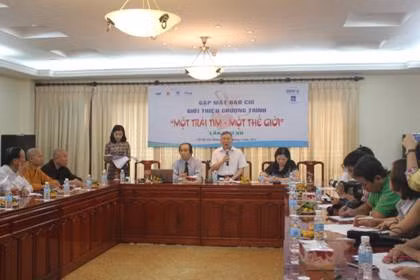 Một trái tim - Một thế giới: Nối những vòng tay nhân ái