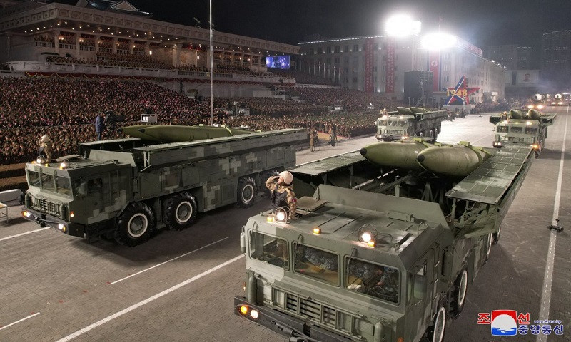 Các hệ thống tên lửa đạn đạo chiến thuật.