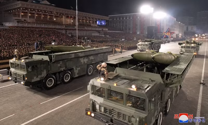 Các hệ thống tên lửa đạn đạo chiến thuật.