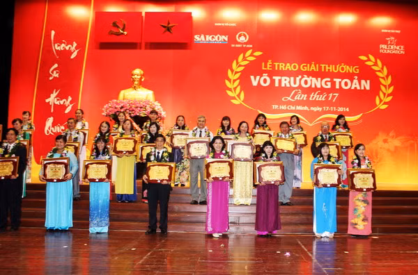 30 giáo viên đạt giải thưởng Võ Trường Toản lần thứ 17 