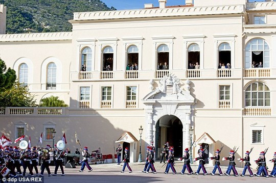 Hoàng gia không vương quốc ảnh 4 Holdings: Along with the vast Palais Princier, Albert also owns estates elsewhere in Monaco and in France