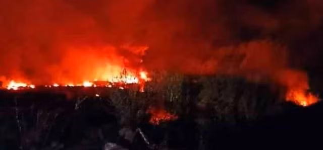 Hiện trường máy bay rơi.