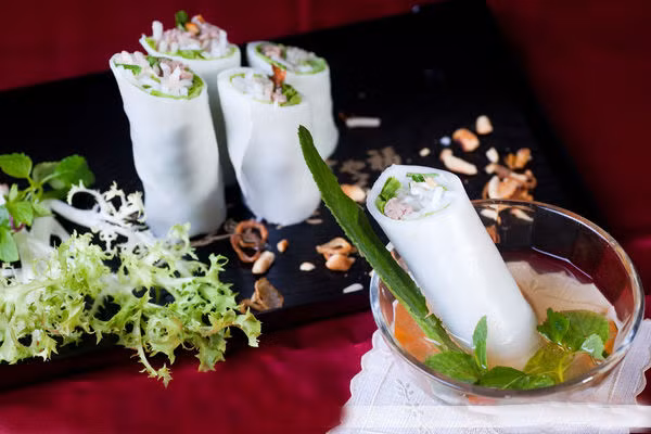 Phở cuốn thơm ngon, hấp dẫn cho ngày cuối tuần - Ảnh 7