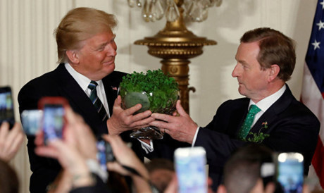 Tổng thống Mỹ Donald Trump đọc nhầm tục ngữ - Ảnh 1 Tong thong My Donald Trump doc nham tuc ngu - Anh 1