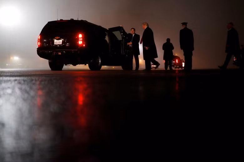 Tổng thống Donald Trump tới căn cứ Andrews sau khi đi chiến dịch khắp đất nước