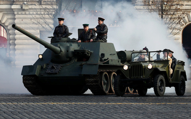 Khí tài xuất hiện trong lễ duyệt binh