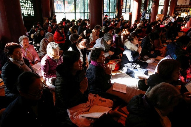 Vì kỳ thi rất quan trọng nên nhiều phụ huynh mong được sự "giúp sức" về tâm linh Vì kỳ thi rất quan trọng nên nhiều phụ huynh mong được sự "giúp sức" về tâm linh