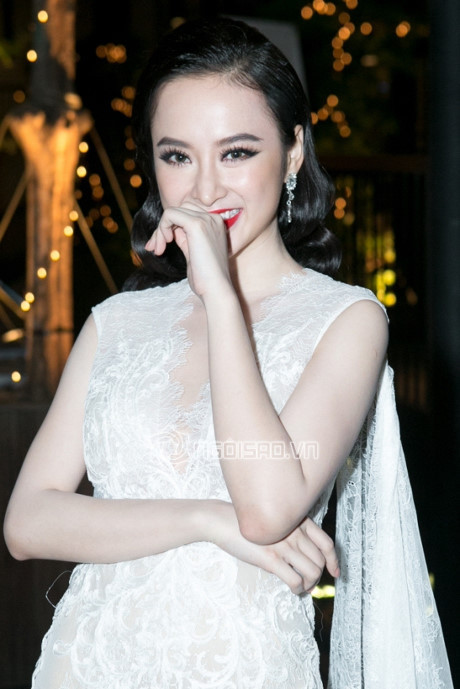 Angela Phương Trinh hóa nữ thần với đầm xuyên thấu - Ảnh 1 Angela Phuong Trinh hoa nu than voi dam xuyen thau - Anh 1