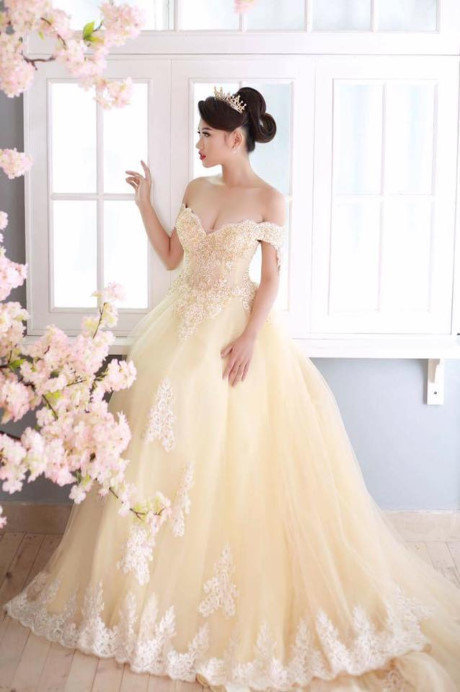 Hoàng Thu Thảo lọt Top10 và đạt giải Trang phục truyền thống đẹp nhất - Ảnh 7 Hoang Thu Thao lot Top10 va dat giai Trang phuc truyen thong dep nhat - Anh 7