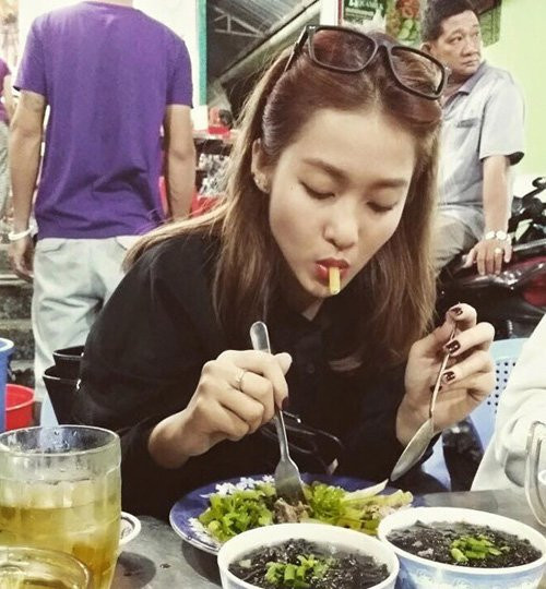 Loạt ảnh mỹ nhân Việt xinh như mộng dù bị chụp lén hình ảnh 13 loat anh my nhan viet xinh nhu mong du bi chup len hinh anh 13