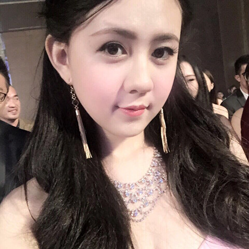 Ngẩn ngơ trước vẻ đẹp tựa thiên thần của nữ sinh Sân khấu Điện ảnh