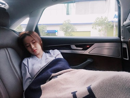 Loạt ảnh mỹ nhân Việt xinh như mộng dù bị chụp lén hình ảnh 1 loat anh my nhan viet xinh nhu mong du bi chup len hinh anh 1