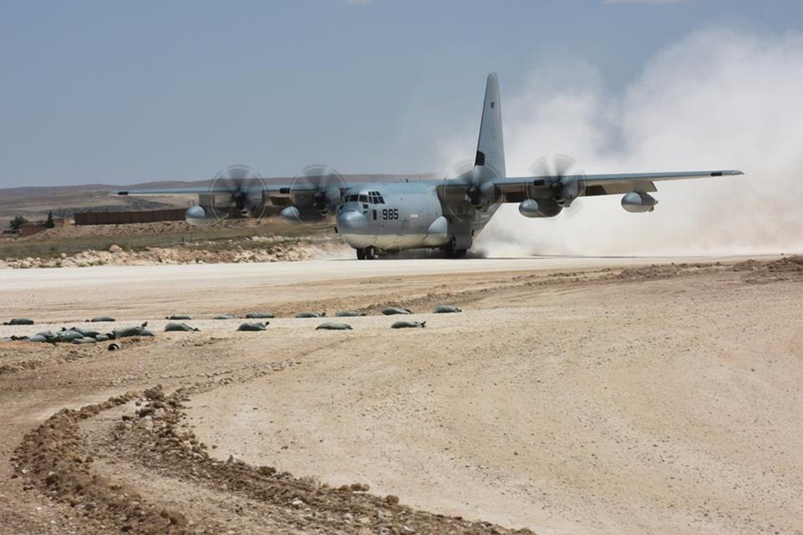 Máy bay vận tải quân sự C-130J Máy bay vận tải quân sự C-130J