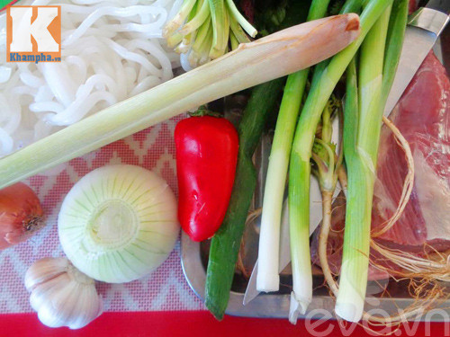 doi vi bua sang voi banh canh tron thit bo - 1