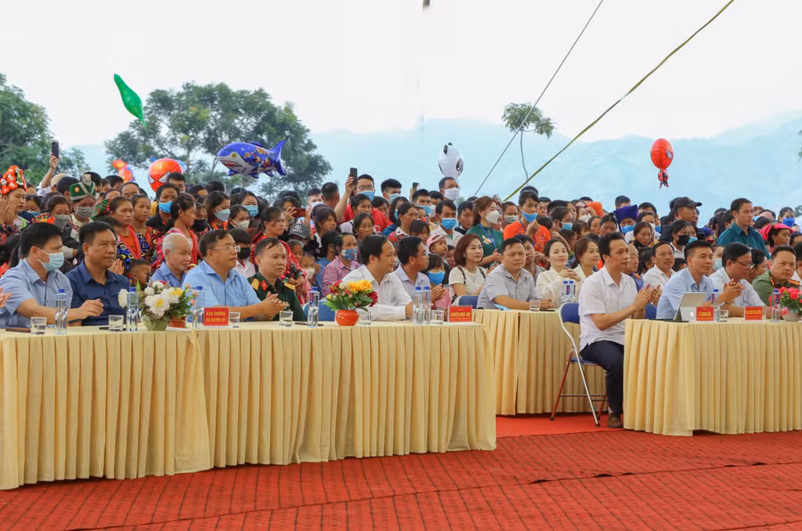 Chương trình văn hóa, văn nghệ, giao lưu thể thao dân tộc được các địa phương đồng loạt tổ chức.