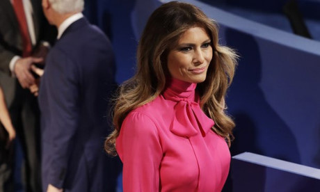 Ông Trump được vợ bảo vệ sau nhiều tai tiếng - Ảnh 1 Ong Trump duoc vo bao ve sau nhieu tai tieng - Anh 1