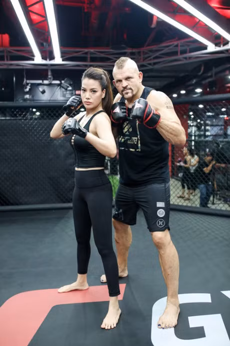 Truong Ngoc Anh mac goi cam di tap vo, 