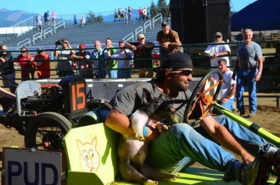 Những thú chơi xe khác người trên thế giới