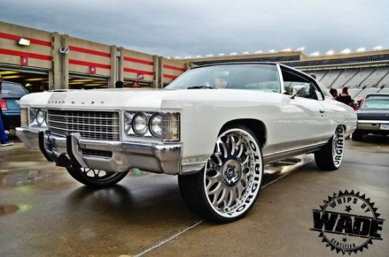 Những thú chơi xe khác người trên thế giới