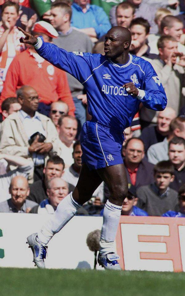 George Weah đá cho đội Chelsea từ năm 2000