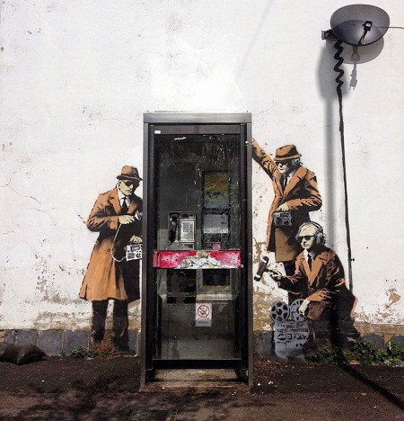 Những tác phẩm graffiti của Banksy