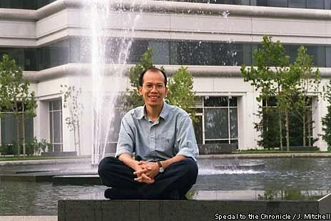 Trung Dung đã phải làm việc không nghỉ để có thể đưa cả gia đình sang Mỹ cùng mình. Ảnh: J.Mitchell.
