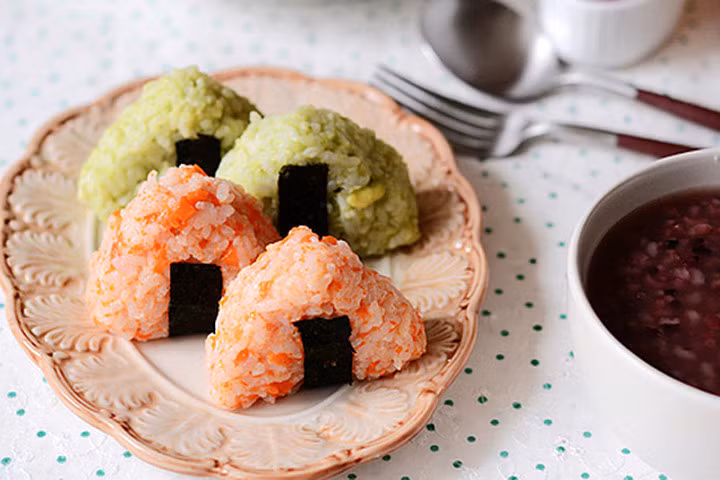 Cơm nắm kiểu của người Nhật: Không những ngon mà còn lành nữa!