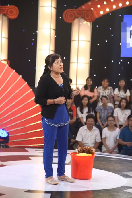 Tran Thanh sung sot vi bi co gai dan toc xinh dep 