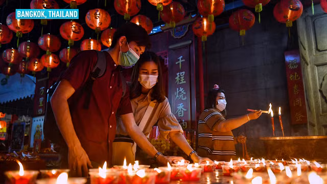 Khoảnh khắc tiễn năm cũ đón năm mới tại châu Á ảnh 3