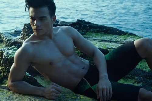 le xuan tien khoe co bung 6 mui dep ngay ngat - 3