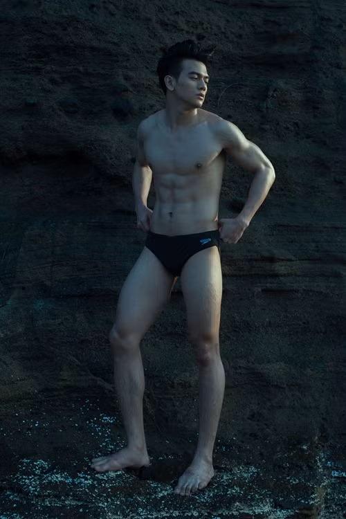 le xuan tien khoe co bung 6 mui dep ngay ngat - 4