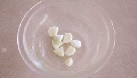 Ngam vai mui toi vao 1 lit nuoc, ban se tiec 