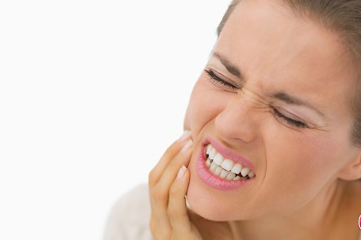 Dùng mẹo nhỏ này, bạn sẽ khỏi chảy máu chân răng tức khắc