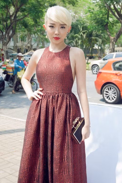 mot nam thay doi kieu toc chong mat cua toc tien hinh anh 12