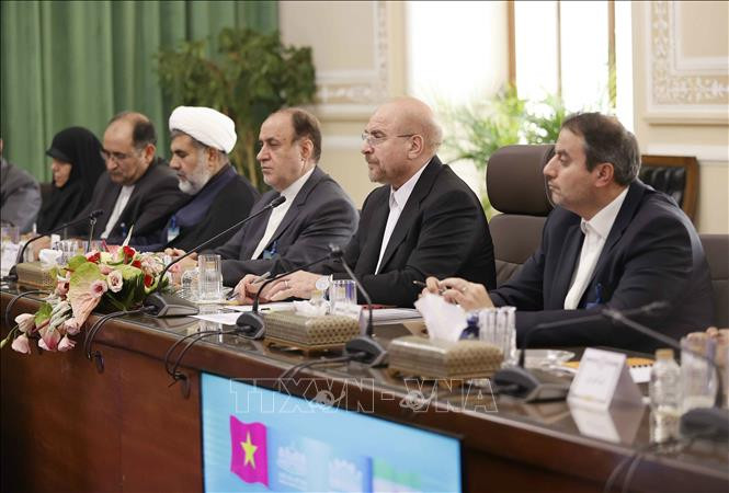 Chủ tịch Quốc hội Iran Mohammad Bagher Ghalibaf hội đàm với Chủ tịch Quốc hội Vương Đình Huệ. Ảnh: Doãn Tấn/TTXVN. Chủ tịch Quốc hội Iran Mohammad Bagher Ghalibaf hội đàm với Chủ tịch Quốc hội Vương Đình Huệ. Ảnh: Doãn Tấn/TTXVN.