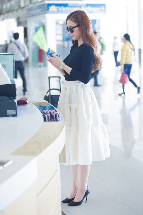 Angela Phương Trinh quyết tâm thay đổi hình ảnh ảnh 7 Angela Phương Trinh gặp sự cố tại sân bay Tân Sơn Nhất - 7