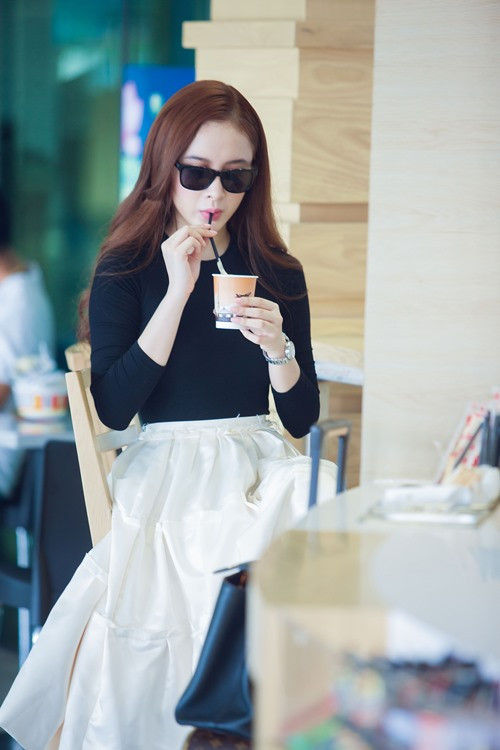 Angela Phương Trinh quyết tâm thay đổi hình ảnh ảnh 9 Angela Phương Trinh gặp sự cố tại sân bay Tân Sơn Nhất - 9