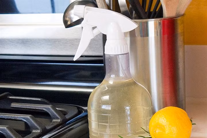 7 mẹo làm sạch nhà và đồ dùng bằng tinh dầu bạn nhất định phải biết