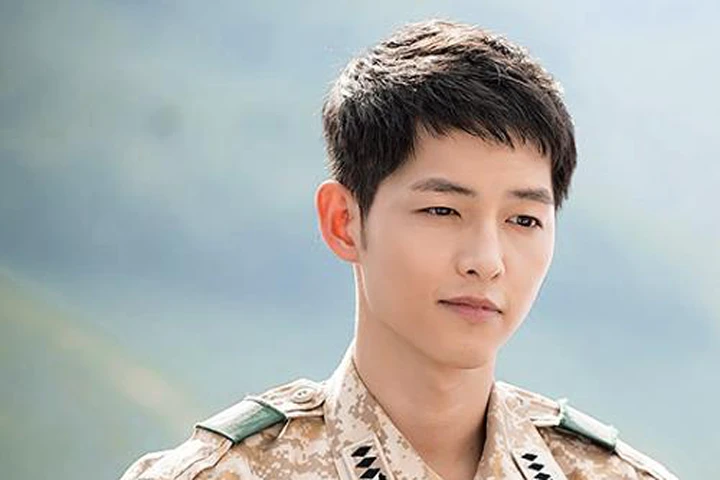 Song Joong Ki đứng đầu danh sách 10 người quyền lực nhất Hàn Quốc