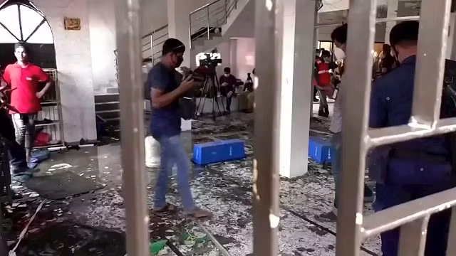 Hiện trường vụ nổ khí ga khiến hàng chục người thương vong ở Bangladesh ảnh 5